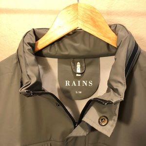 RAINS - Men’s mid-length Rain Jacket